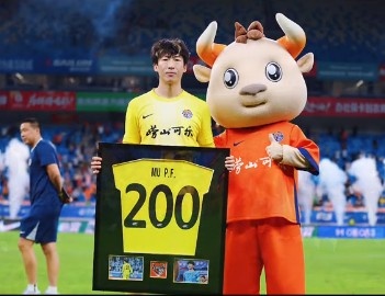 200场里程碑+4-2大胜,牟鹏飞发文致谢球迷 200场里程碑+4-2大胜,牟鹏飞发文致谢球迷