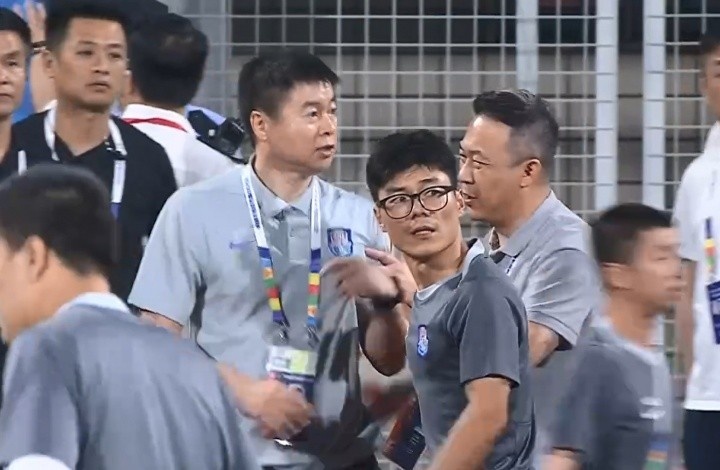 于根伟红牌 津门虎客场遭绝杀 进球被吹引争议 于根伟红牌 津门虎客场遭绝杀 进球被吹引争议