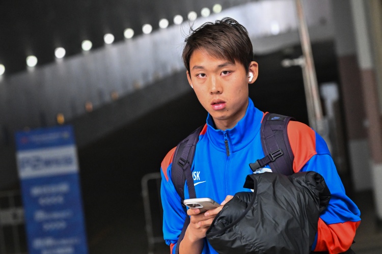 金顺凯肋骨骨折+血气胸,赛季报销风险加剧 金顺凯肋骨骨折+血气胸,赛季报销风险加剧