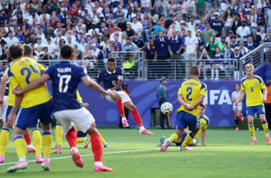 法国3-0瑞典强势晋级 姆巴佩淘汰赛9球创纪录