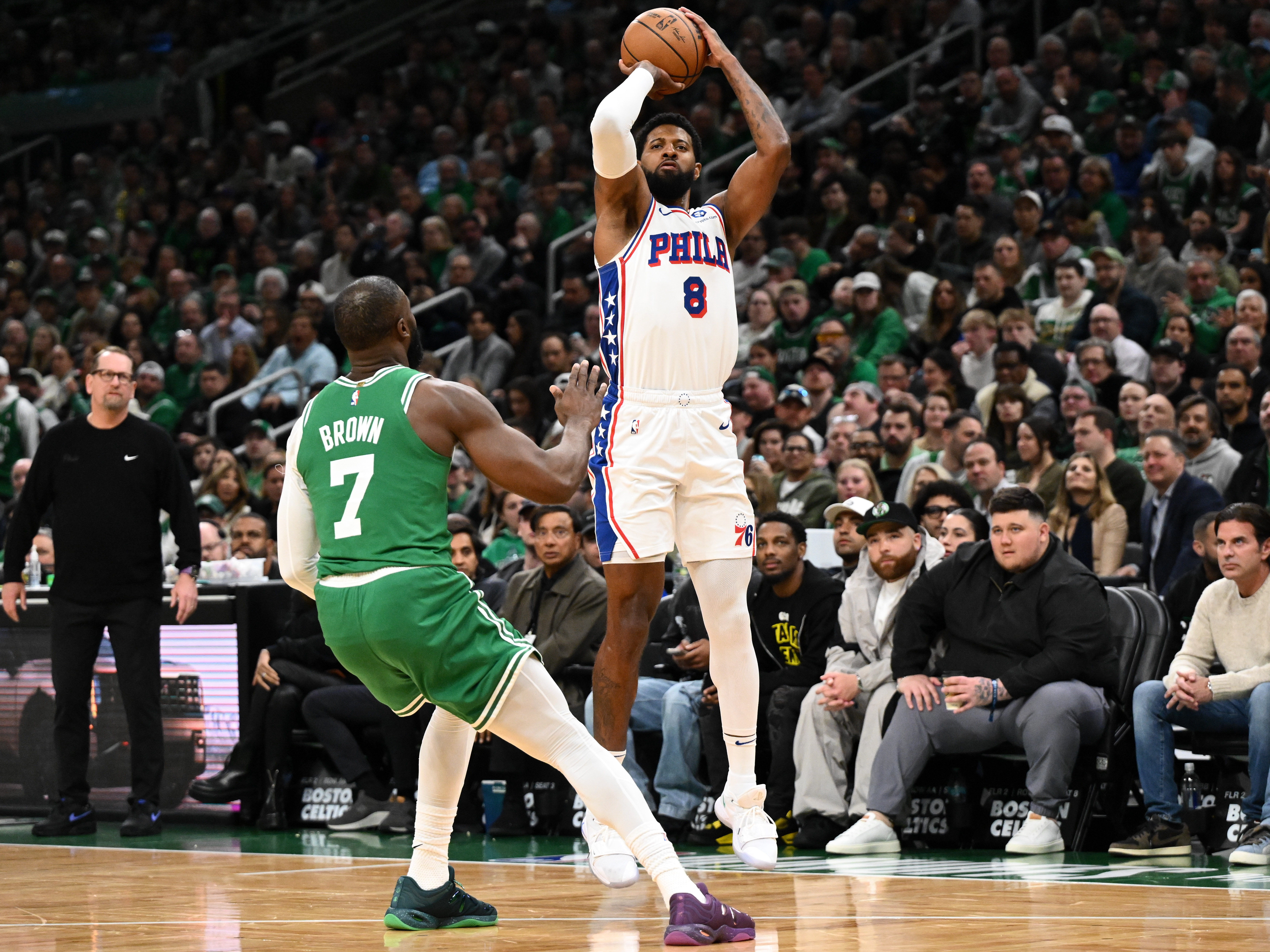 卡塞尔:布朗被交易是NBA常态 乔治无需模仿任何人 卡塞尔:布朗被交易是NBA常态 乔治无需模仿任何人