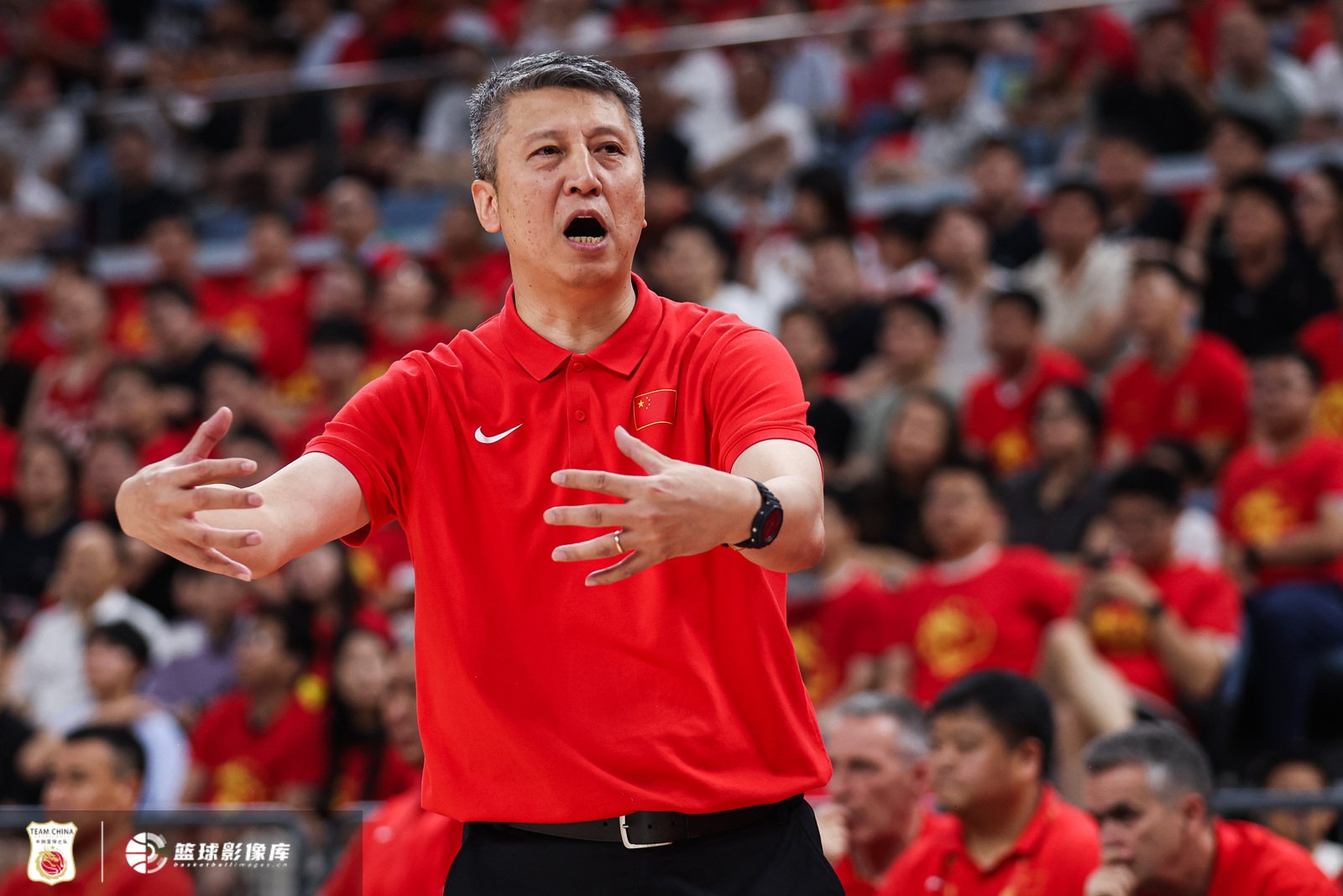 郭艾伦喊话郭士强:早点睡别紧张 输球后他肯定吃不下饭
