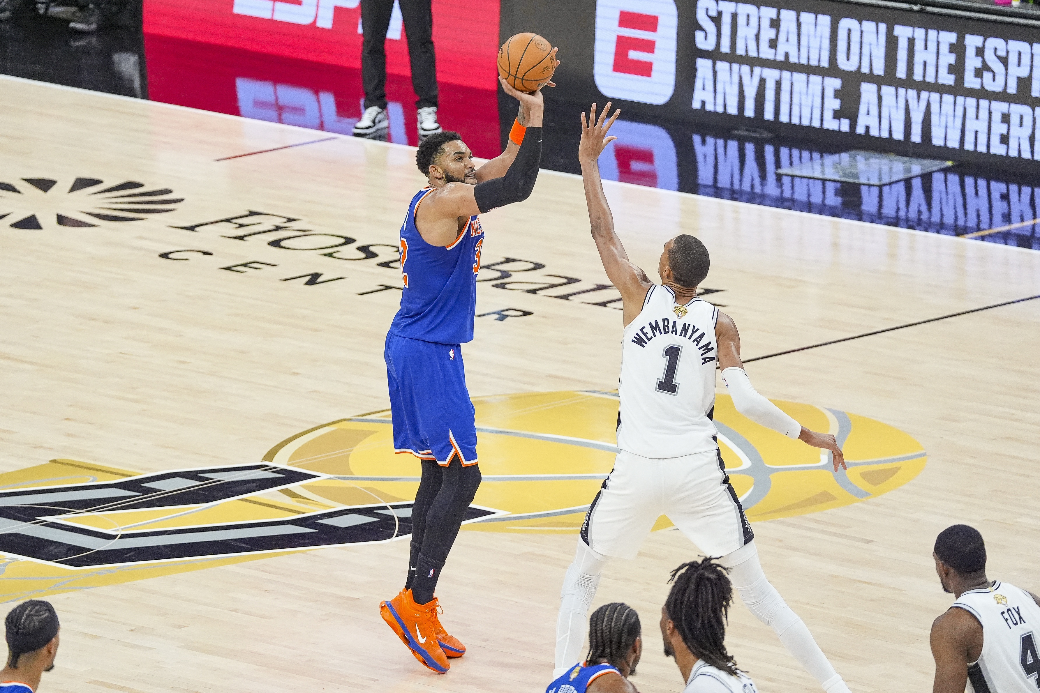 萧华:NBA近三年上座率创历史最高 总决赛社交媒体互动破纪录 萧华:NBA近三年上座率创历史最高 总决赛社交媒体互动破纪录
